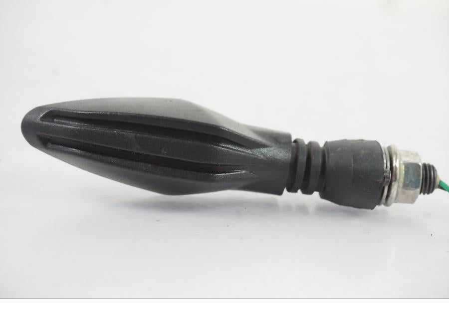 Vänster sida på Blinkers LED från en KTM 390 Adventure -2021 motorcykel.