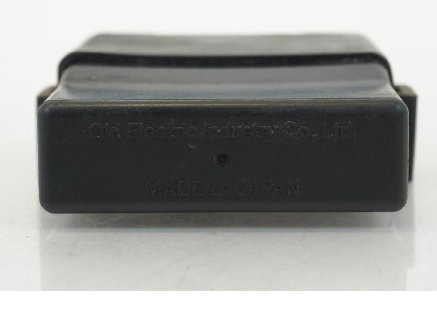 Vänster sida på CDI / ECU från en Honda CB 750 -2002 motorcykel.