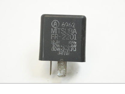 Baksidan på Blinkersrelä från en Honda NSR 125 -1991 motorcykel.