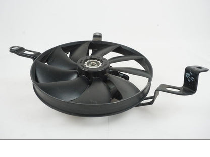 Baksidan på Vattenkylfläkt från en Suzuki GSX-R 1000 -2007 motorcykel.