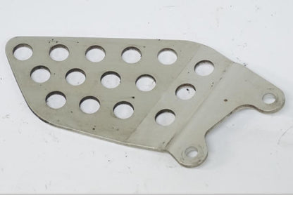 Vänster sida på Fotpinnehälskydd från en Honda CBR 900 RR -2002 motorcykel.