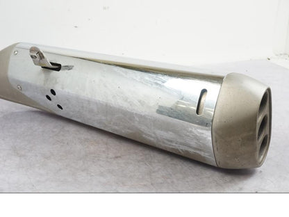 Snett nerifrån på Ljuddämpare från en BMW K 1600 -2011 motorcykel.