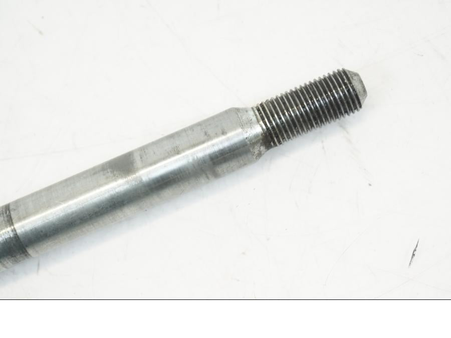 Höger sida på Axel från en Honda NSR 125 -1991 motorcykel.