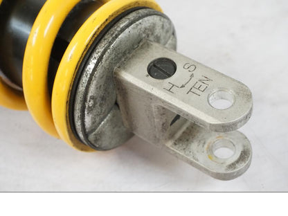 Baksidan på Stötdämpare från en Suzuki GSX-R 600 -2007 motorcykel.