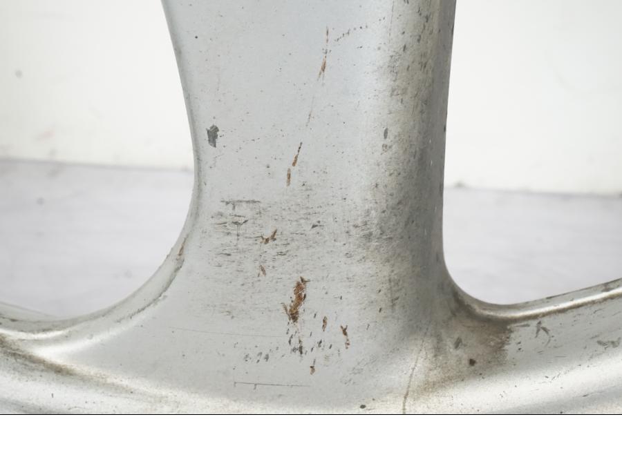 Vänster sida på Fälg från en BMW K 1100 LT -1999 motorcykel.