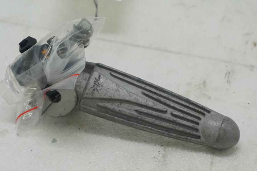 Framsidan på Fotpinne från en MV Agusta Brutale 800 -2014 motorcykel.