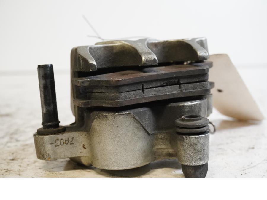 Höger sida på Bromsok från en KTM 950 Superenduro R -2007 motorcykel.