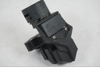 Extrabild3 på <p>Låssats från BMW R 1200 GS 2006.</p>

<p>1st nyckel, plastnyckel, tändningslås, sadellås och tanklock.</p>

<p>Repor finns på tanklocket se bild.</p> motorcykel.