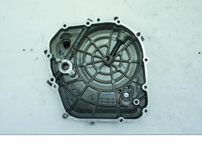 Baksidan på Kopplingskåpa från en KTM RC 390 -2019 motorcykel.