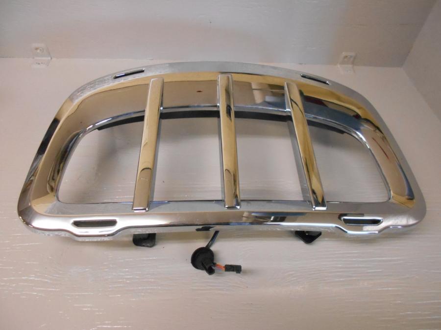 Baksidan på Pakethållare från en BMW K 1200 LT -2007 motorcykel.