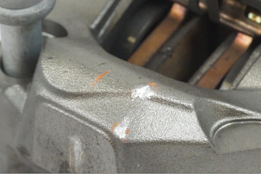 Extrabild2 på Bromsok från en KTM 1290 Super Duke R -2022 motorcykel.