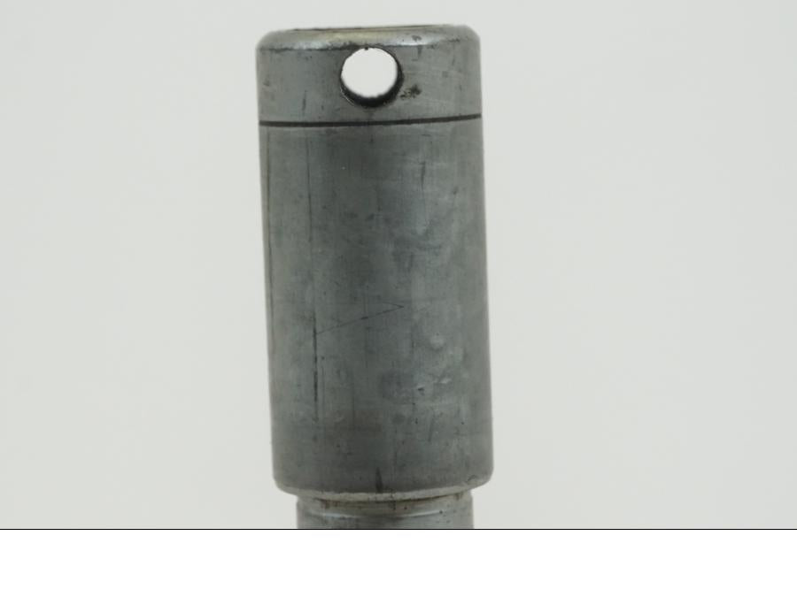 Snett nerifrån på Axel från en Honda CB 750 -2002 motorcykel.