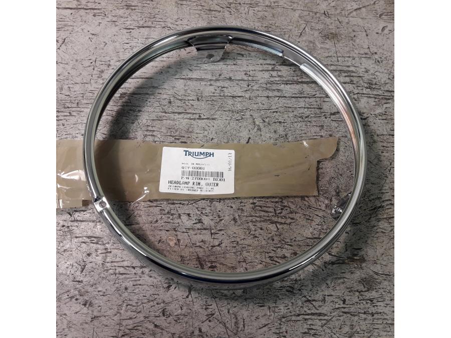 Framsidan på Strålkastarsarg från en Triumph Bonneville -2014 motorcykel.