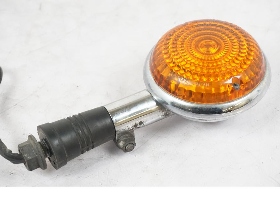 Baksidan på Blinkers från en Yamaha XVS 1100 -2000 motorcykel.