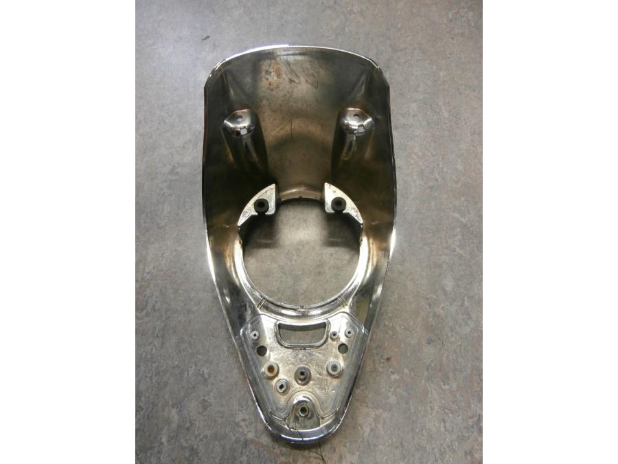 Snett uppifrån på Instrumentkonsoll från en Suzuki VL 800 -2004 motorcykel.