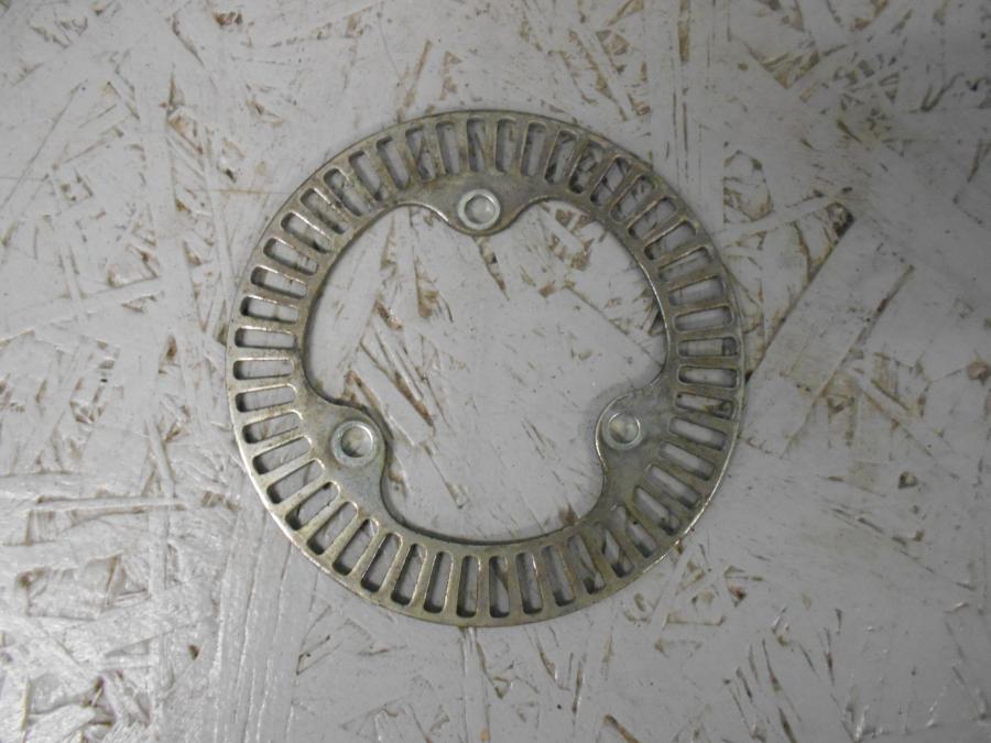 Framsidan på ABS krans från en KTM 125 Duke -2014 motorcykel.