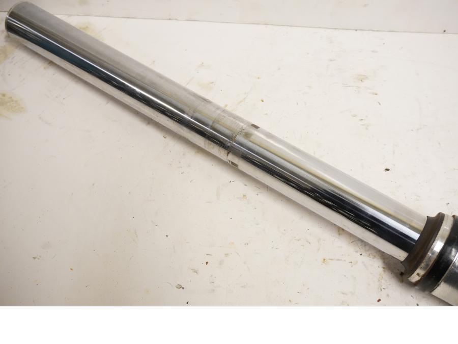 Höger sida på Gaffelben från en Honda VT 1100 C -2000 motorcykel.