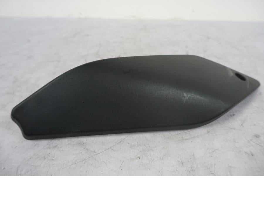 Höger sida på Sidopanel från en KTM 690 Duke -2014 motorcykel.