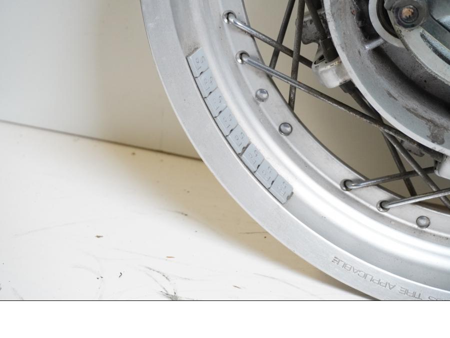 Extrabild1 på Fälg från en Yamaha XV 1100 -1996 motorcykel.