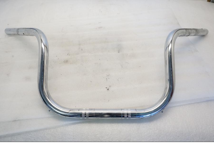 Framsidan på Styre från en Yamaha XVZ 13TD -1999 motorcykel.