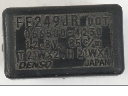 Vänster sida på Blinkersrelä från en Suzuki VZR 1800 -2009 motorcykel.