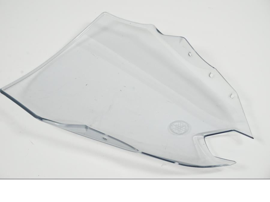 Snett uppifrån på Vindruta från en Yamaha XJ 6 -2011 motorcykel.