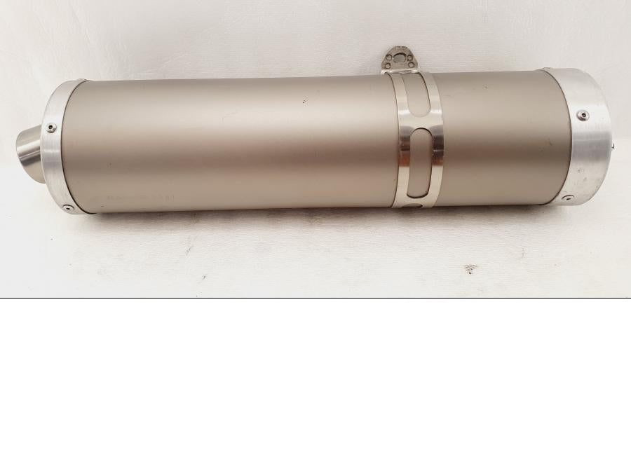 Framsidan på Ljuddämpare från en Honda CBR 900 RR -2003 motorcykel.