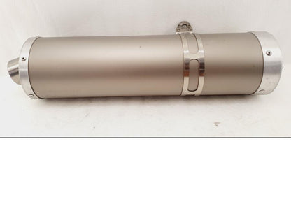 Framsidan på Ljuddämpare från en Honda CBR 900 RR -2003 motorcykel.