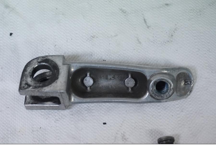 Baksidan på Fotpinne från en Suzuki GSX-R 750 -2001 motorcykel.