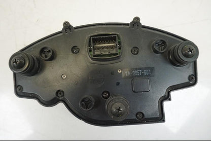 Snett nerifrån på Instrumentpanel från en Yamaha YZF 1000 R1 -2004 motorcykel.