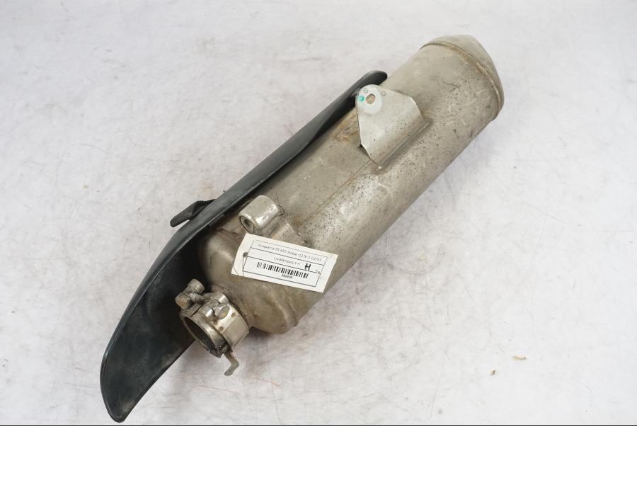 Baksidan på Ljuddämpare från en Husqvarna TR 650 Strada -2012 motorcykel.