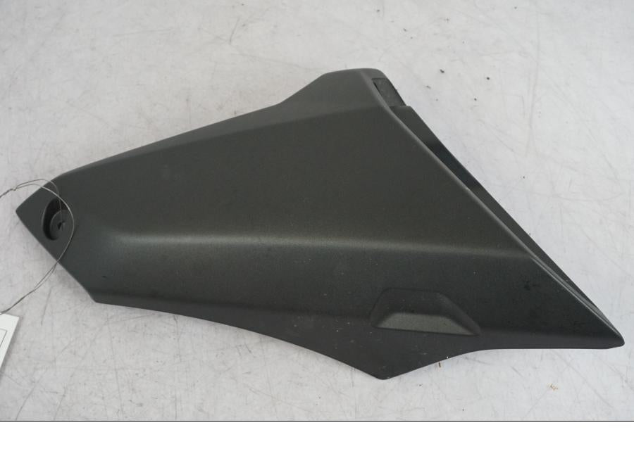 Framsidan på Sidkåpa från en Yamaha MT-09 SP -2018 motorcykel.