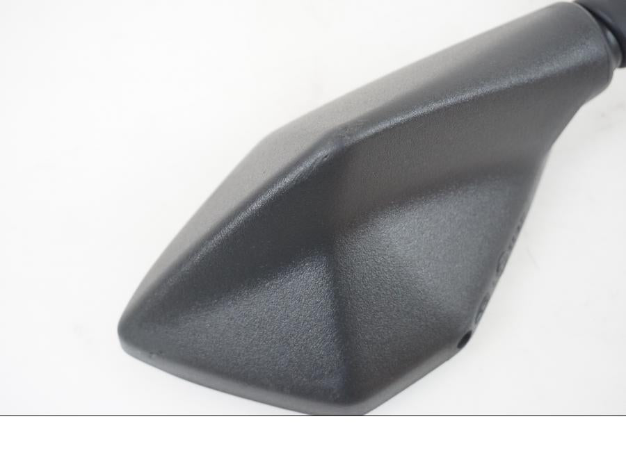 Vänster sida på Backspegel från en Kawasaki Z 1000 -2018 motorcykel.