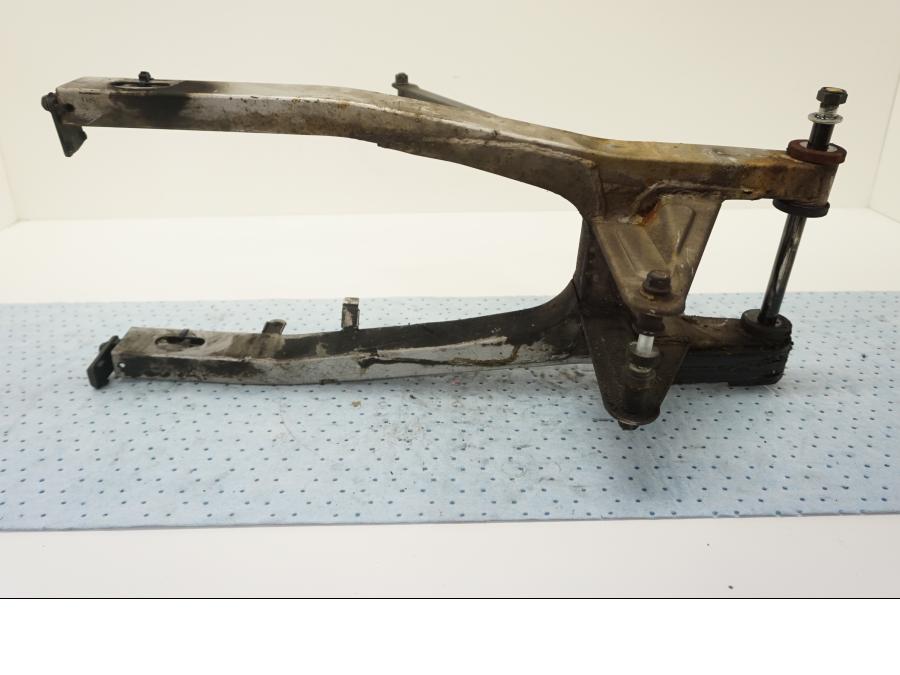 Höger sida på Sving från en Suzuki GSX 550 -1985 motorcykel.