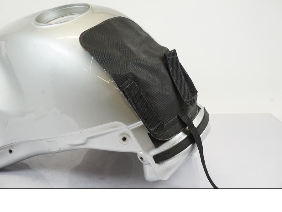 Extrabild2 på Bensintank från en BMW R 1150 RS -2003 motorcykel.