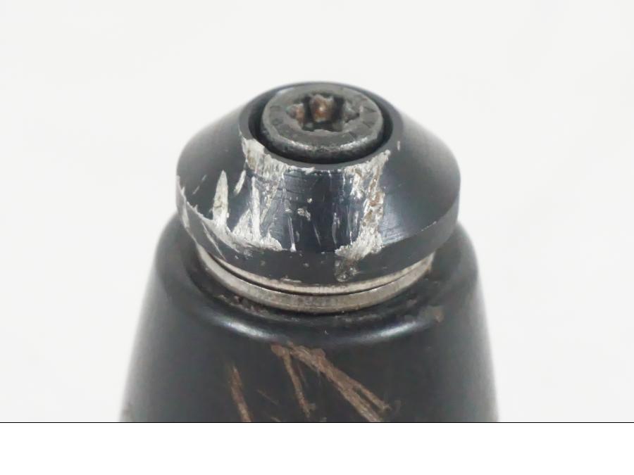 Höger sida på Styrvikt från en BMW F 650 CS -2002 motorcykel.