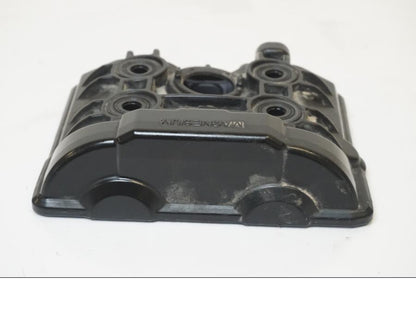 Vänster sida på Ventilkåpa från en KTM 1190 Adventure -2015 motorcykel.