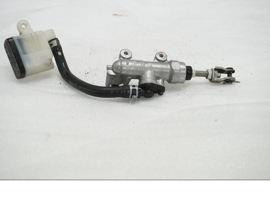 Baksidan på Bromshuvudcylinder från en Suzuki GSX-R 1000 -2007 motorcykel.