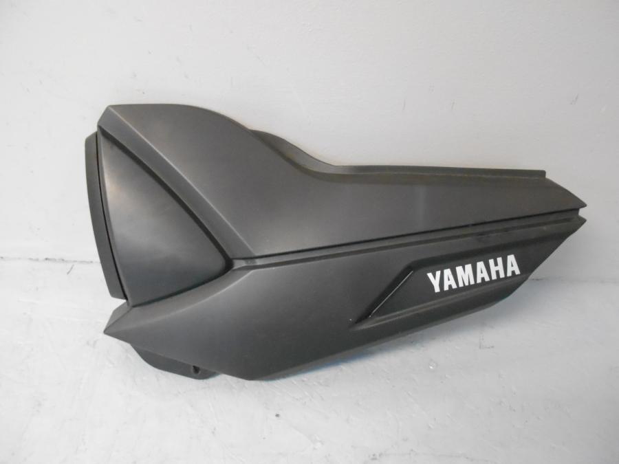 Framsidan på Sidopanel från en Yamaha YS 125 -2017 motorcykel.