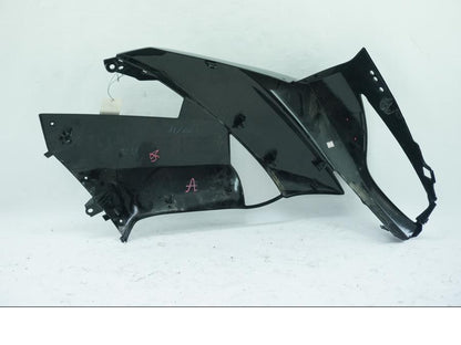 Baksidan på Sidkåpa från en Kawasaki ER-6F -2008 motorcykel.