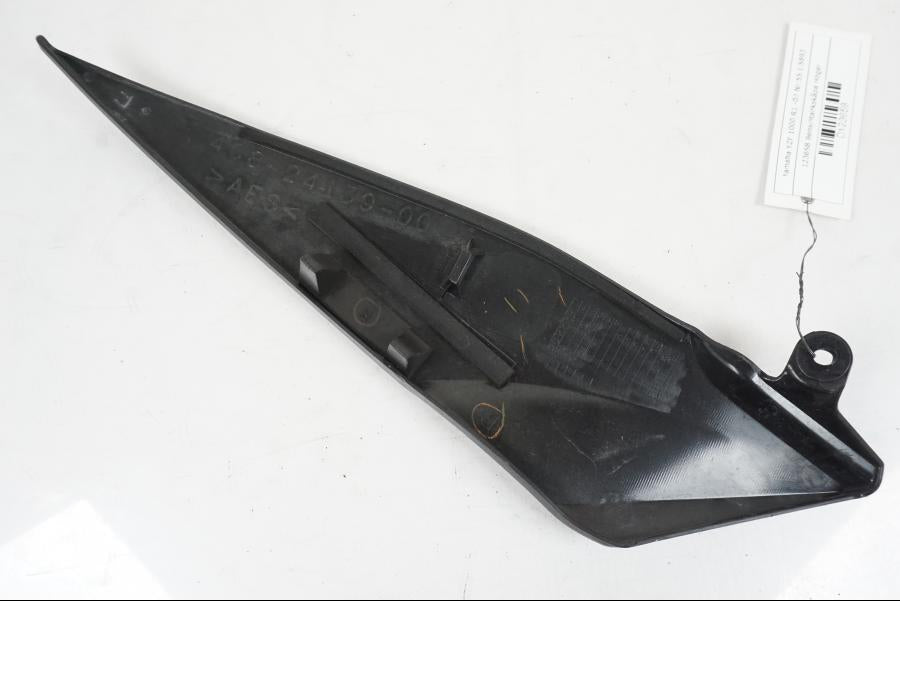 Baksidan på Bensintankskåpa från en Yamaha YZF 1000 R1 -2007 motorcykel.