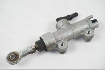 Framsidan på Bromshuvudcylinder från en Kawasaki ZX-6R -2005 motorcykel.