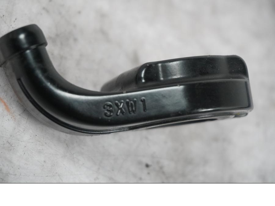 Vänster sida på Gasklo från en Kawasaki ZX-10R -2008 motorcykel.