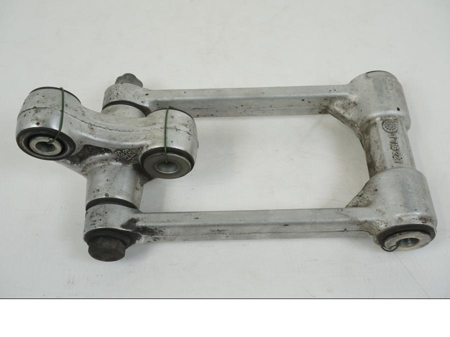 Framsidan på Stötdämparlänkage från en BMW S 1000 R -2019 motorcykel.