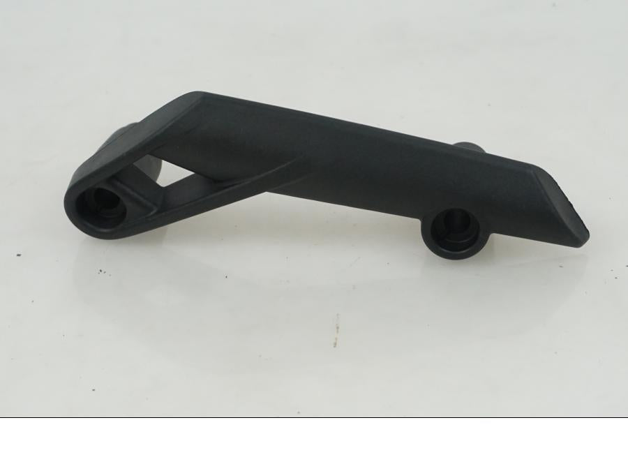 Framsidan på Passagerarhandtag från en KTM 690 Enduro -2023 motorcykel.