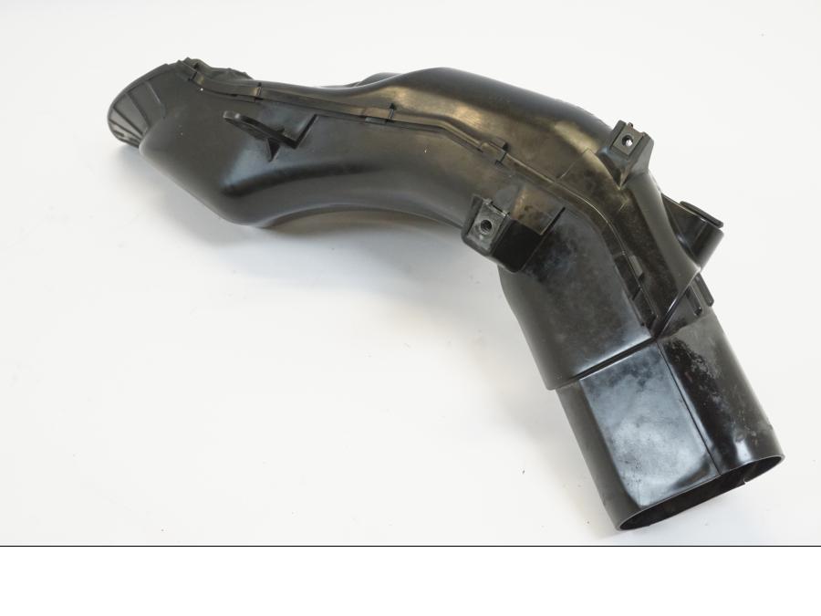 Höger sida på Luftrör från en Suzuki GSX 1300 R -2008 motorcykel.