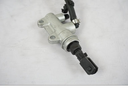 Baksidan på Bromshuvudcylinder från en BMW S 1000 XR -2019 motorcykel.