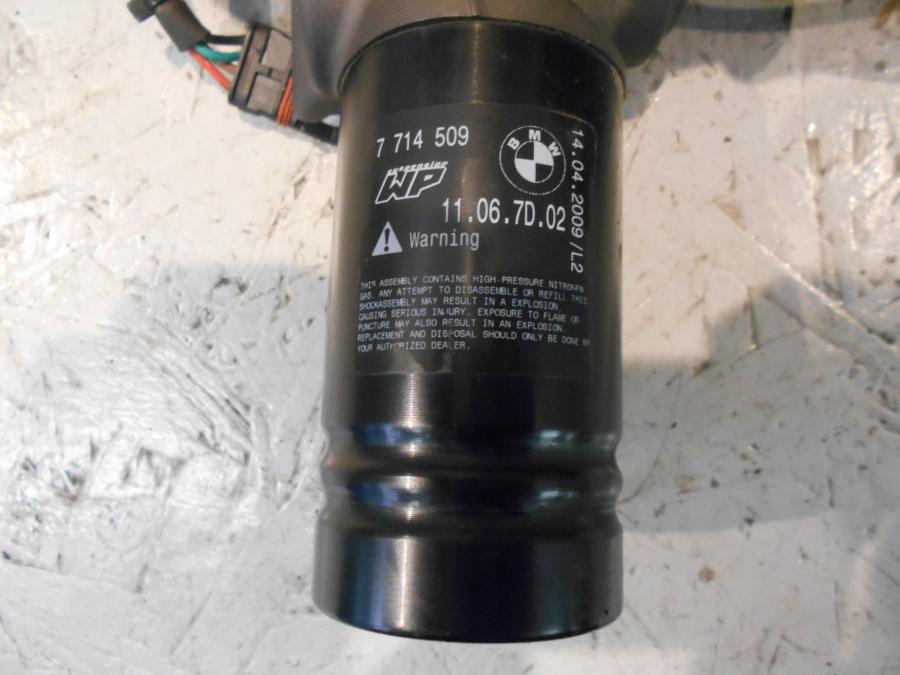 Höger sida på Stötdämpare ESA från en BMW K 1300 R -2009 motorcykel.