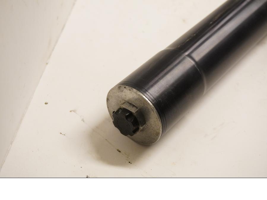 Snett uppifrån på Gaffelben från en KTM 640 Duke -2006 motorcykel.