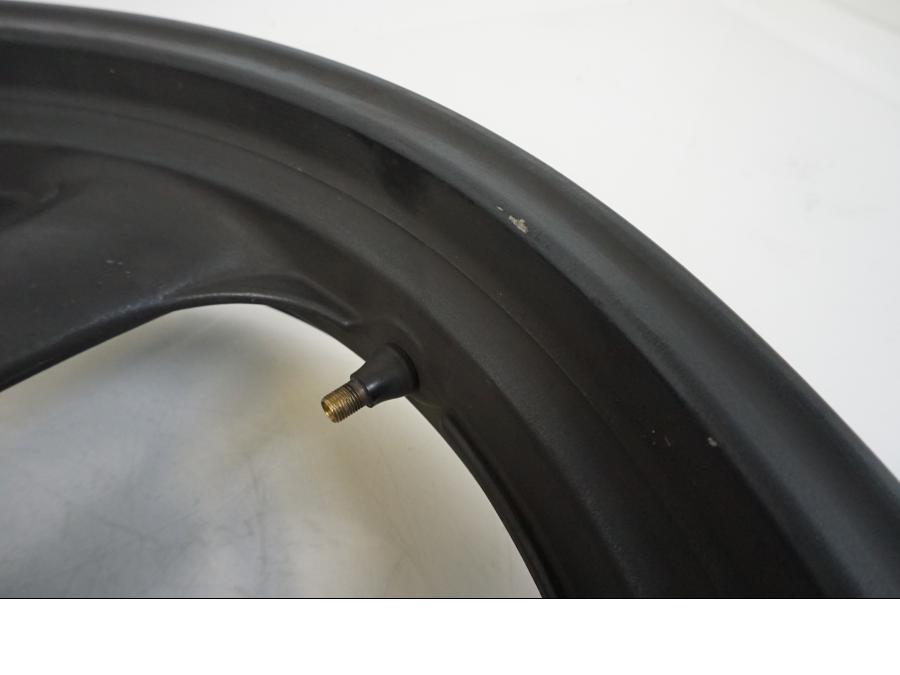 Extrabild1 på Fälg från en Yamaha XJR 1300 -2002 motorcykel.